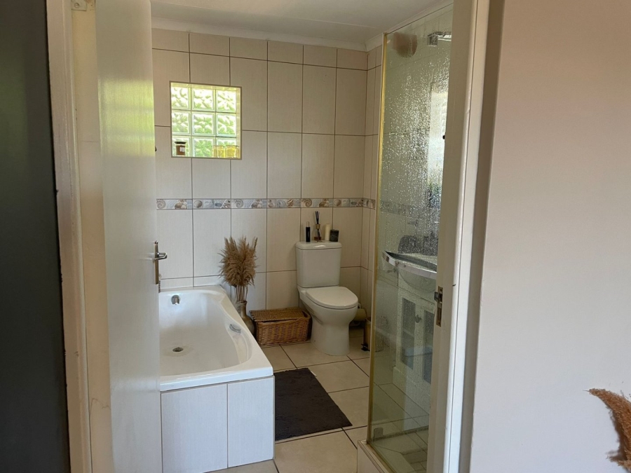 5 Bedroom Property for Sale in Hartenbos Heuwels Western Cape